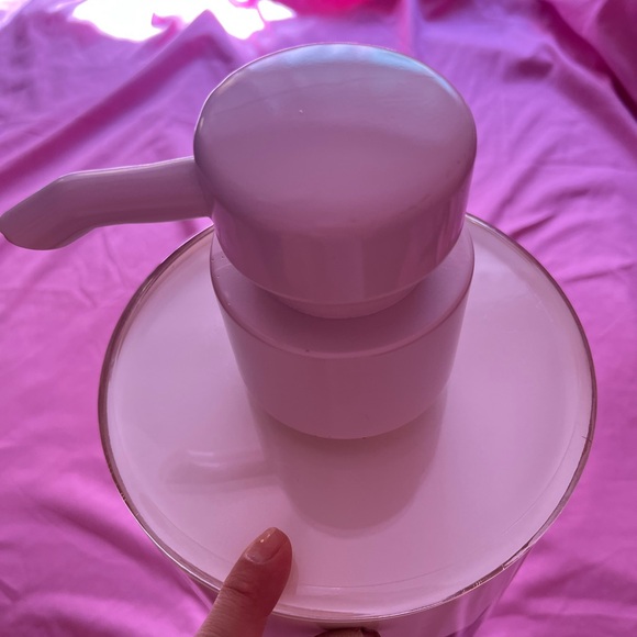 VS PINK acrylic full-size display bottle - Picture 3 of 6